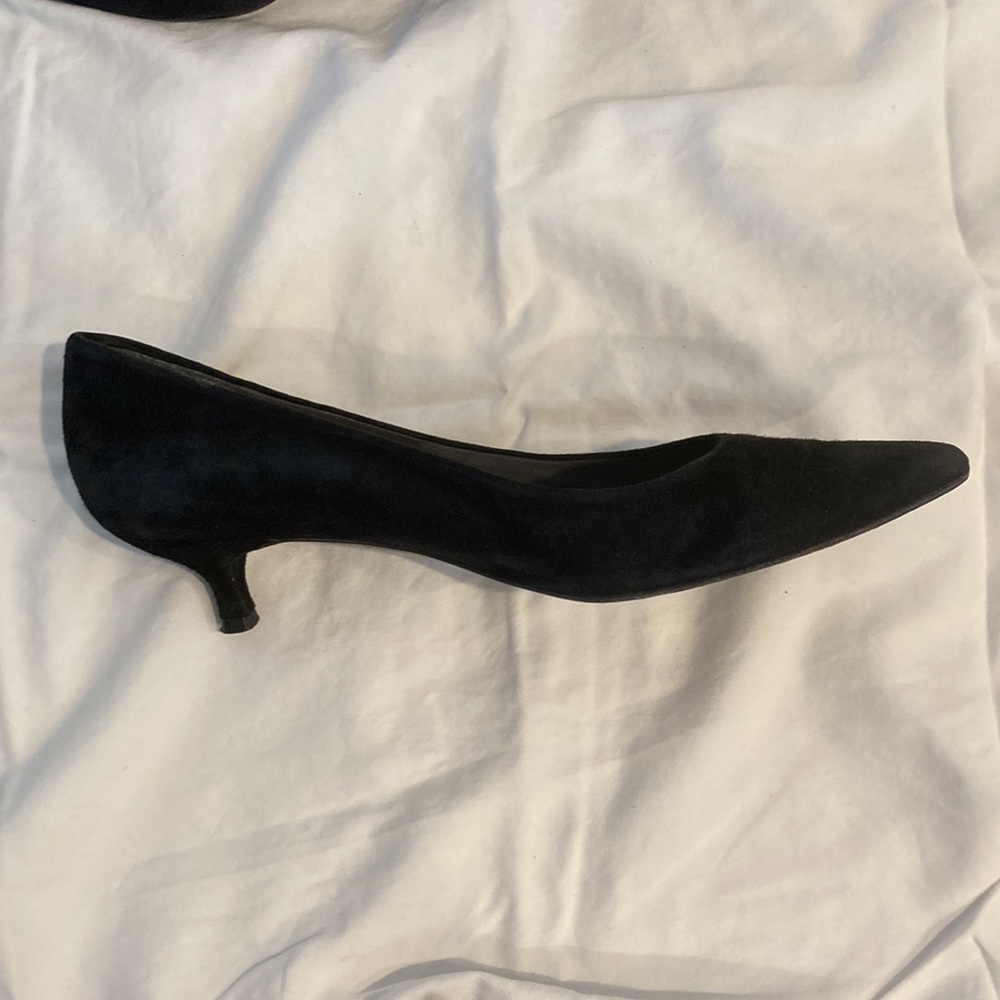 Stuart Weitzman Kitten Heel, Size 8.5 - image 8